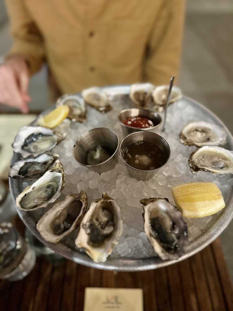 L & E Oyster Bar